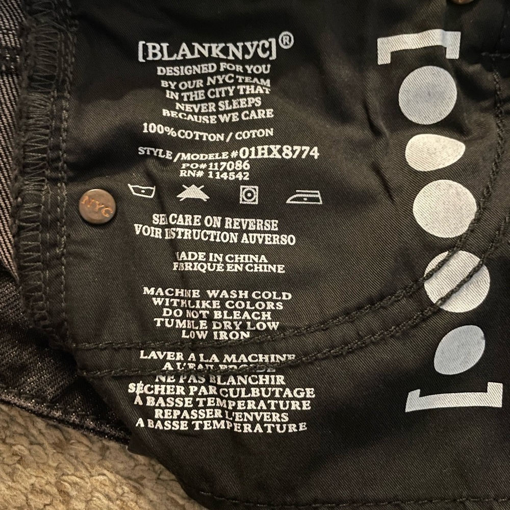 NWT BLANK NYC easy on women’s black denim shorts. Asymmetrical button fly. - Picture 8 of 9